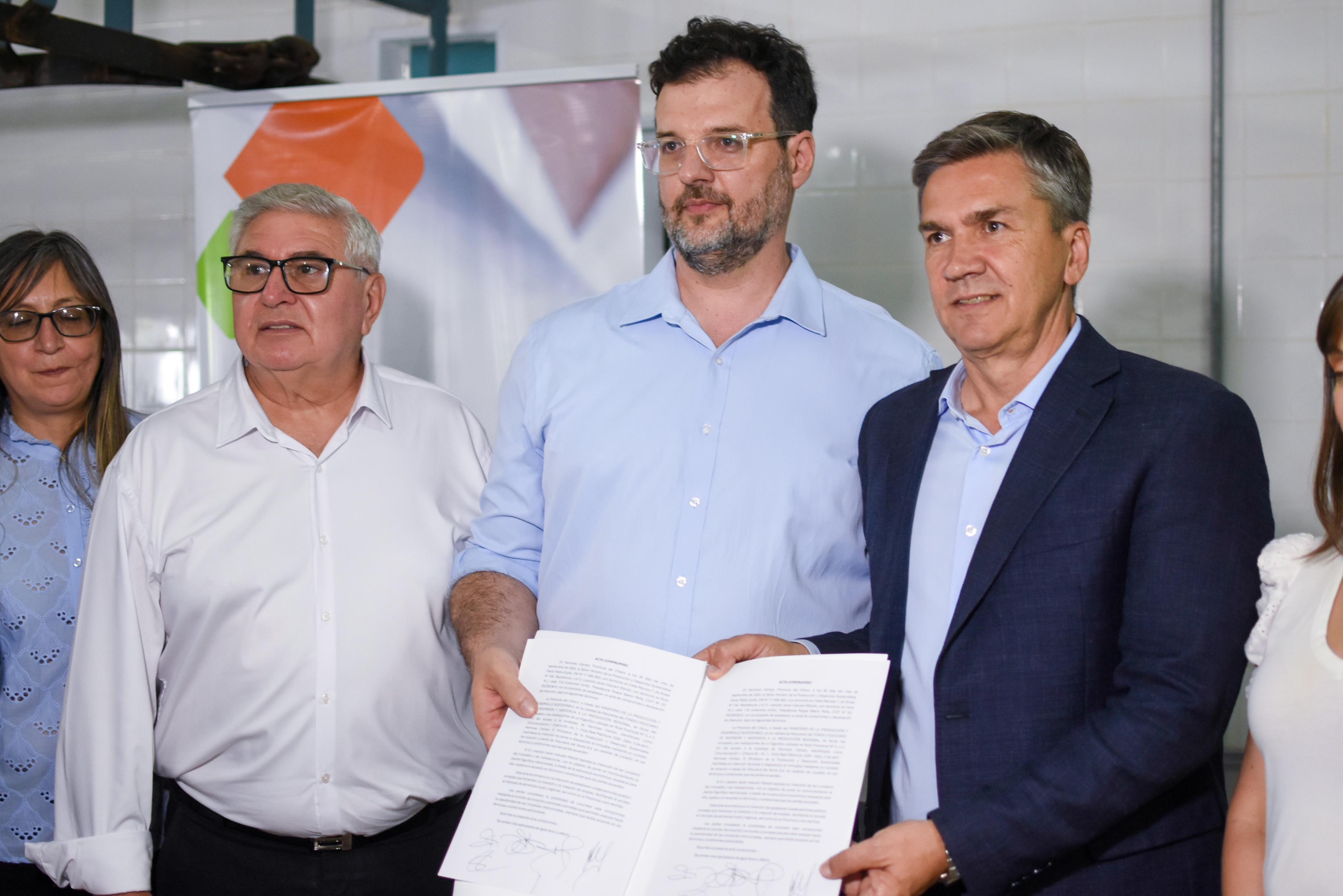 ZDERO ENTREGÓ VIVIENDAS Y TÍTULOS DE PROPIEDAD EN SANTA SYLVINA: “ESTAMOS DEVOLVIENDO LA CONFIANZA QUE NOS HAN DEPOSITADO”