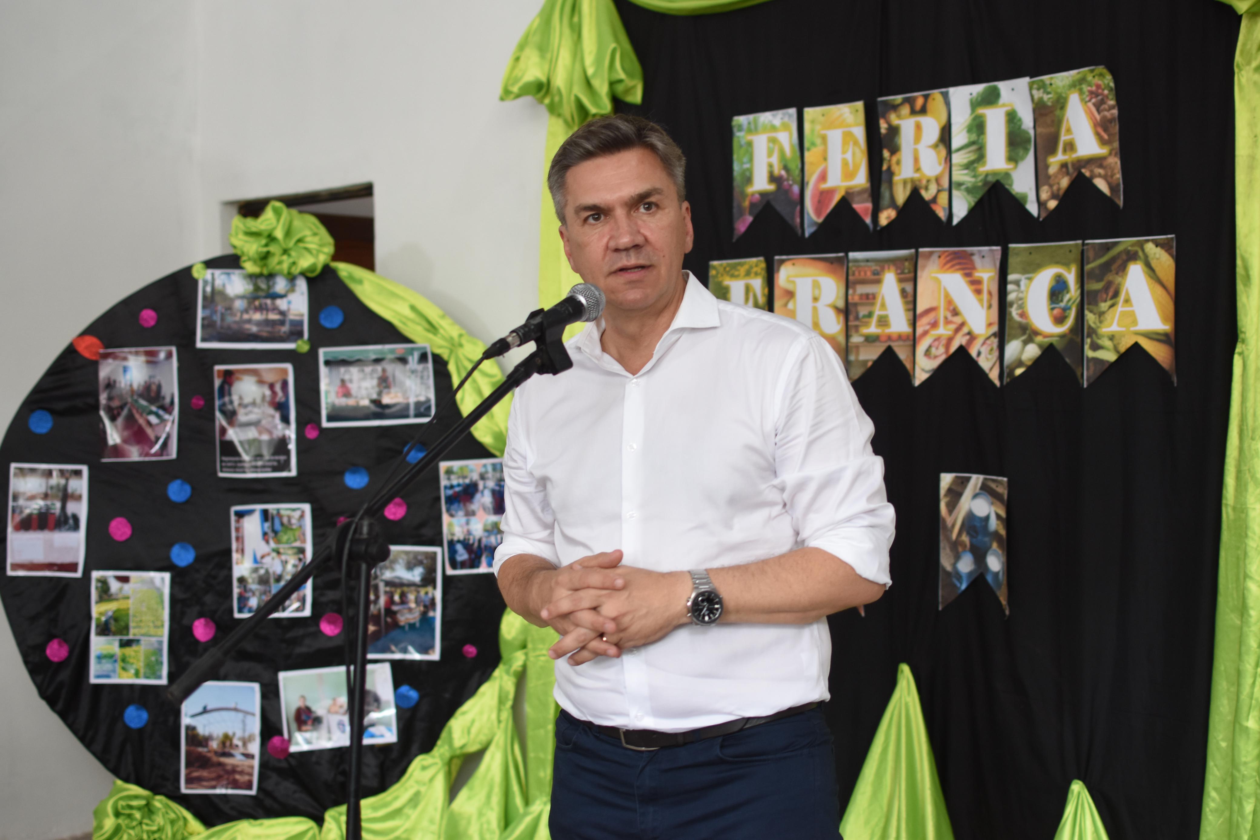 EL PALMAR-QUITILIPI: EL GOBERNADOR ZDERO INAUGURÓ LA FERIA FRANCA QUE IMPULSARÁ LA PRODUCCIÓN LOCAL