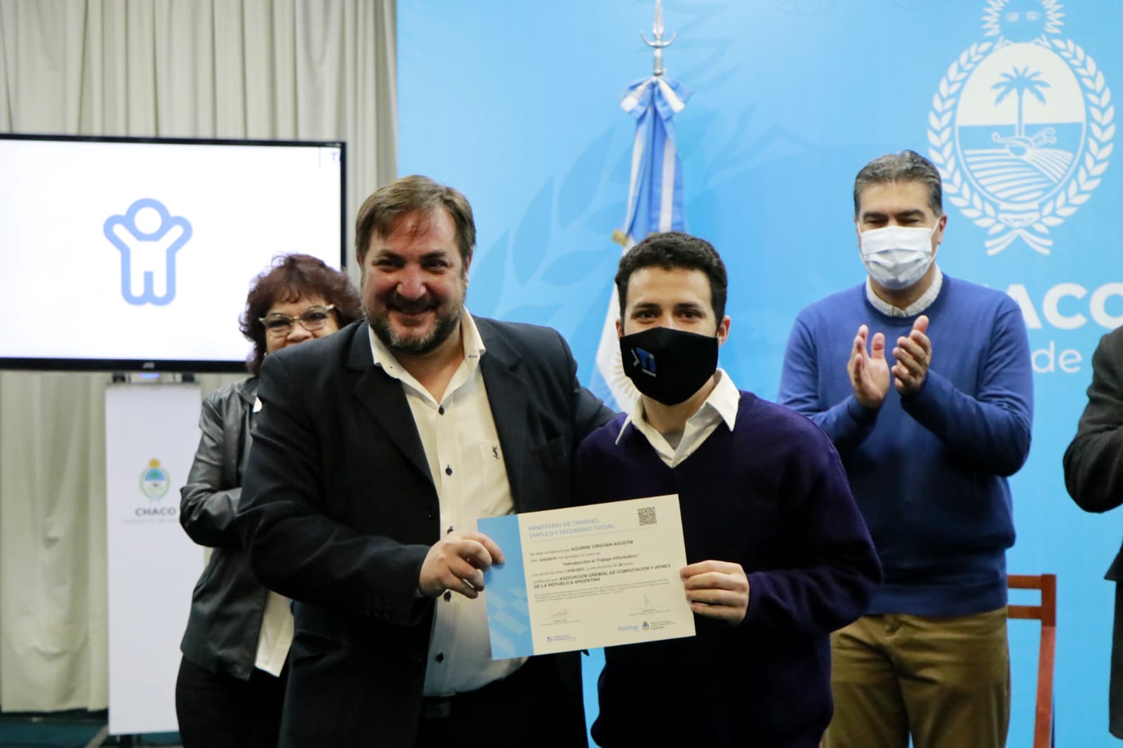 AGENDA DIGITAL: CAPITANICH ENTREGÓ CERTIFICADOS Y VALORÓ LA CAPACITACIÓN COMO "UNA HERRAMIENTA DE CONCIENCIA SOCIAL"