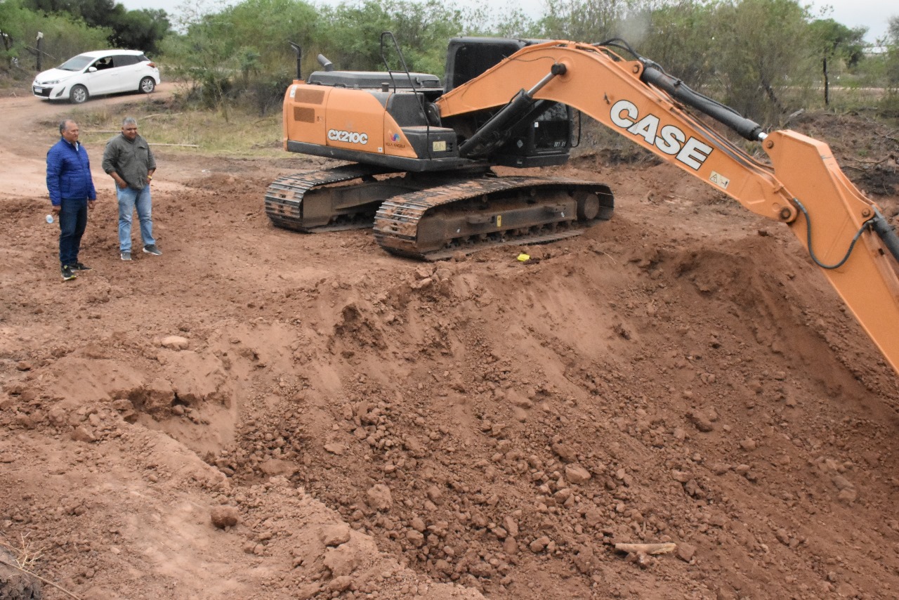 EL MUNICIPIO REALIZA EXCAVACIONES EN EL SECTOR DE LADRILLERÍAS 