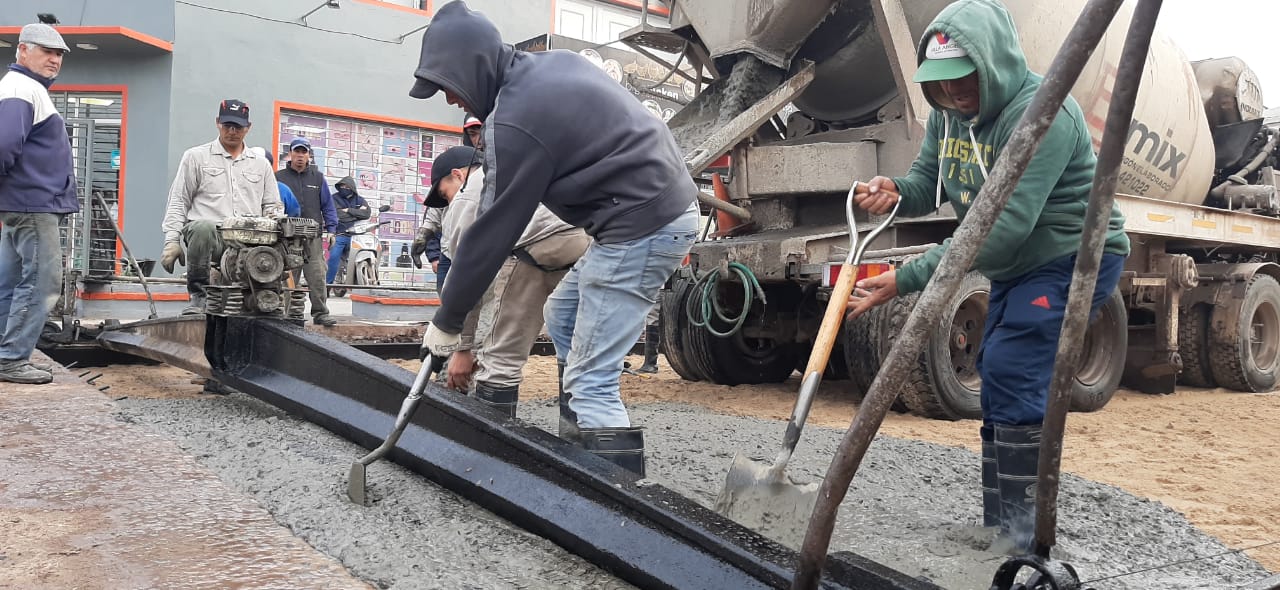 VILLA ANGELA: EL INTENDENTE PAPP SUPERVISÓ LA OBRA DE PAVIMENTO EN CALLE BELGRANO