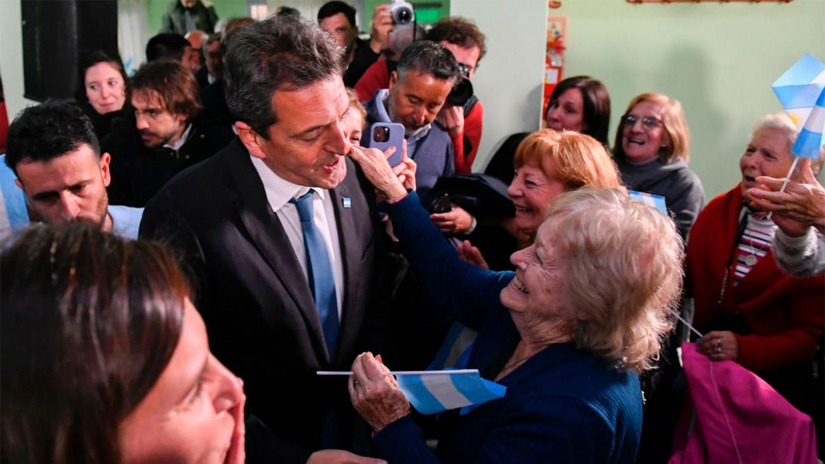 Massa anunció que buscará darles "una jubilación digna" a las "víctimas del sistema AFJP"