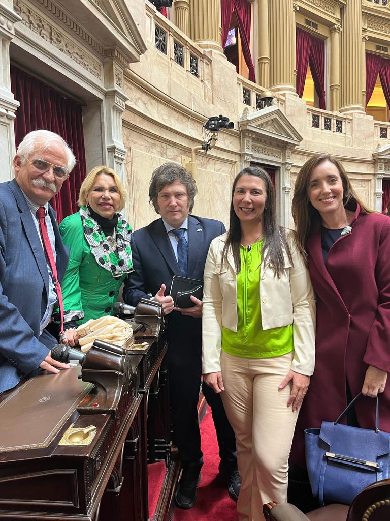 MARILU QUIROZ: “CUANDO LA PATRIA ESTÁ EN PELIGRO LA NEUTRALIDAD ES UNA COBARDÍA”