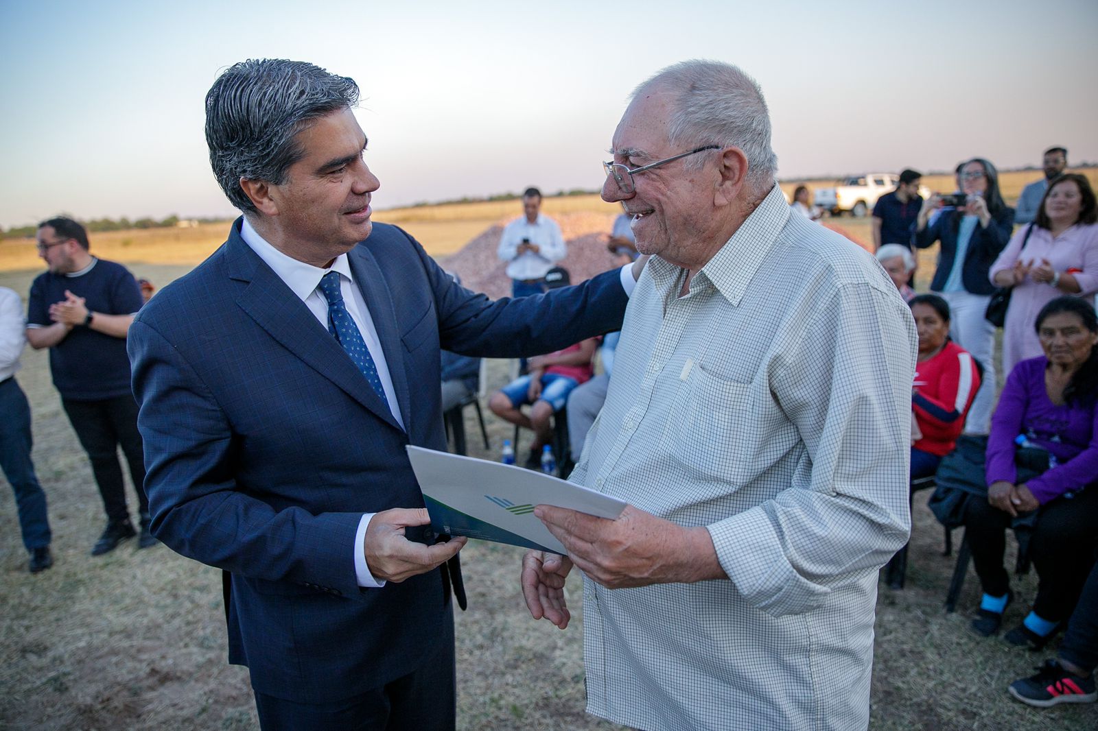 *EN EL 86° ANIVERSARIO DE CASTELLI, EL GOBIERNO INAUGURÓ OBRAS EDUCATIVAS, VIALES, ENTREGÓ TÍTULOS DE PROPIEDAD Y EQUIPAMIENTO A EMPRENDEDORES*