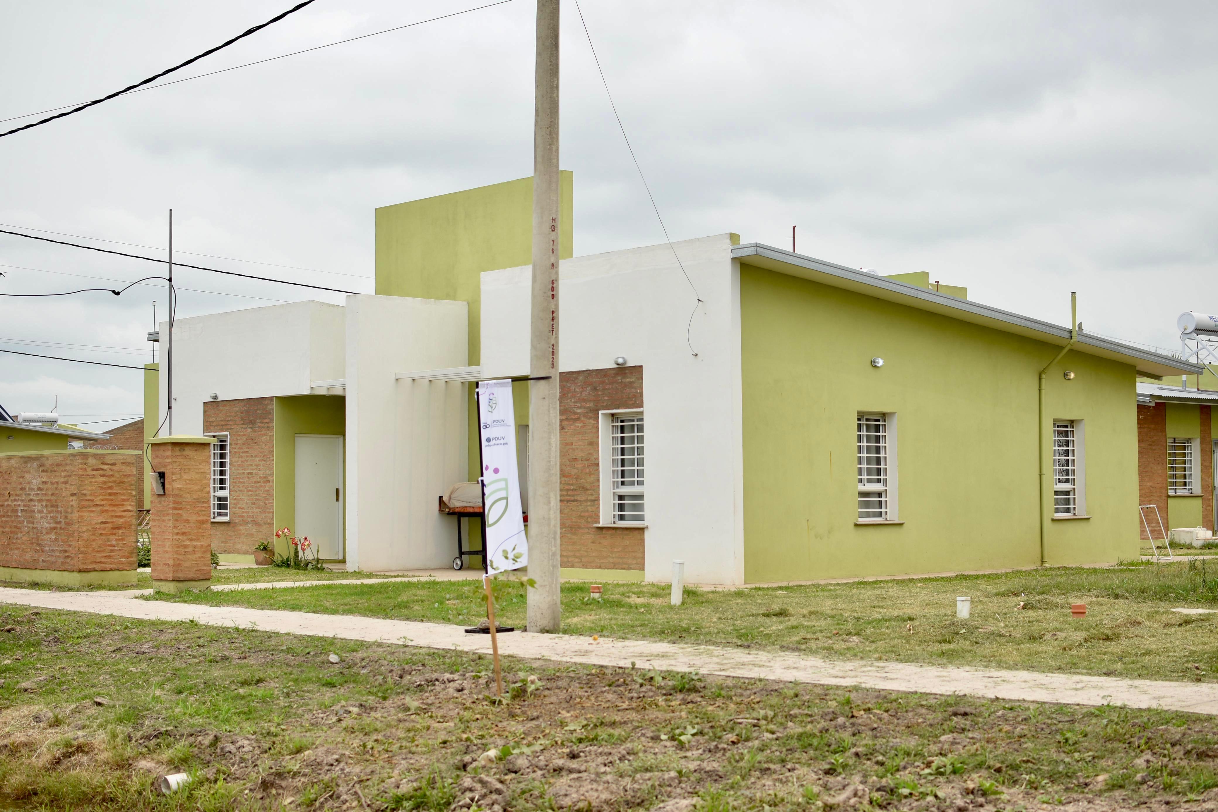 EL GOBERNADOR ZDERO INAUGURÓ LAS OBRAS DE INFRAESTRUCTURA BÁSICA Y SERVICIOS EN LA CHACRA 137 DE RESISTENCIA