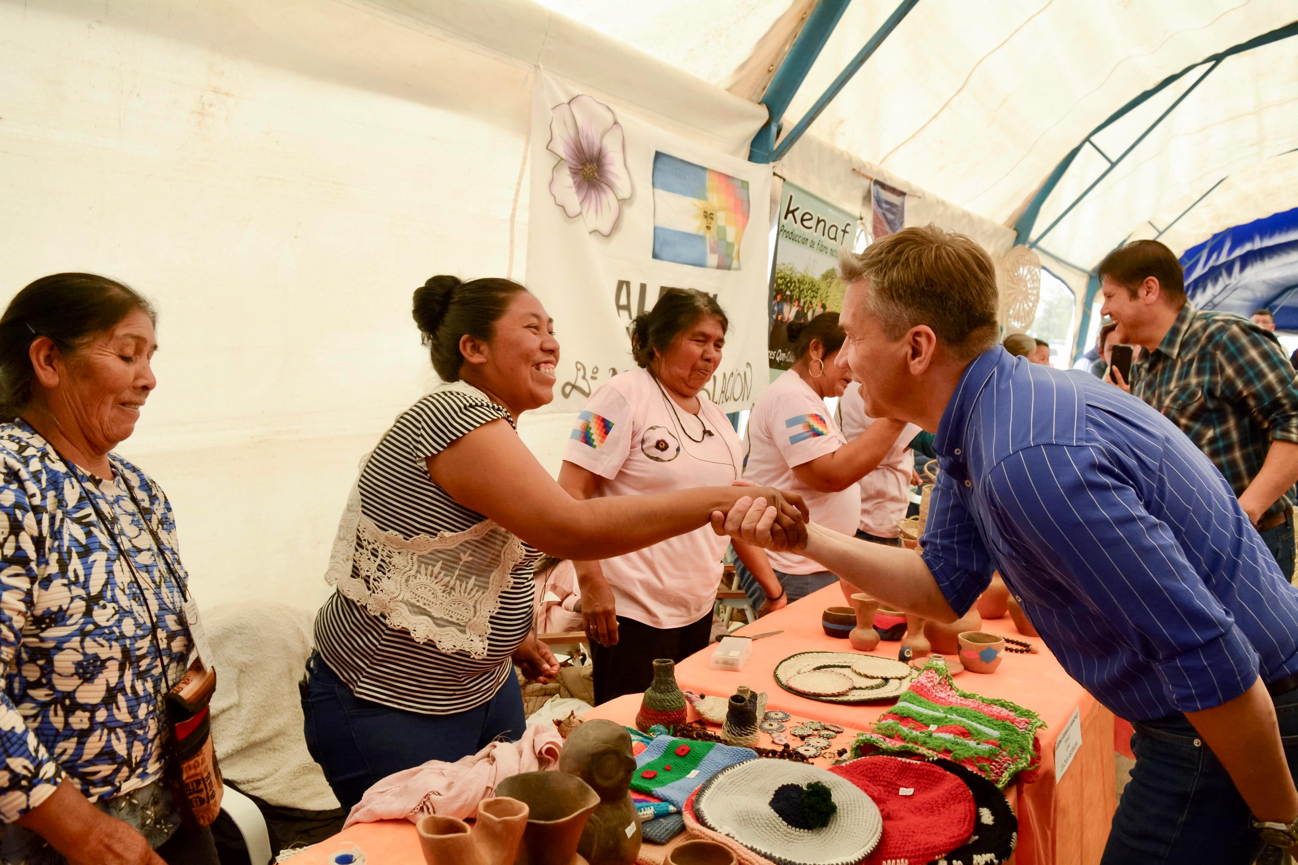 QUITILIPI: EL GOBERNADOR ZDERO ACOMPAÑÓ HOY LA 47º FERIA DE ARTESANÍA ABORIGEN CHAQUEÑA “RENÉ JAMES SOTELO”