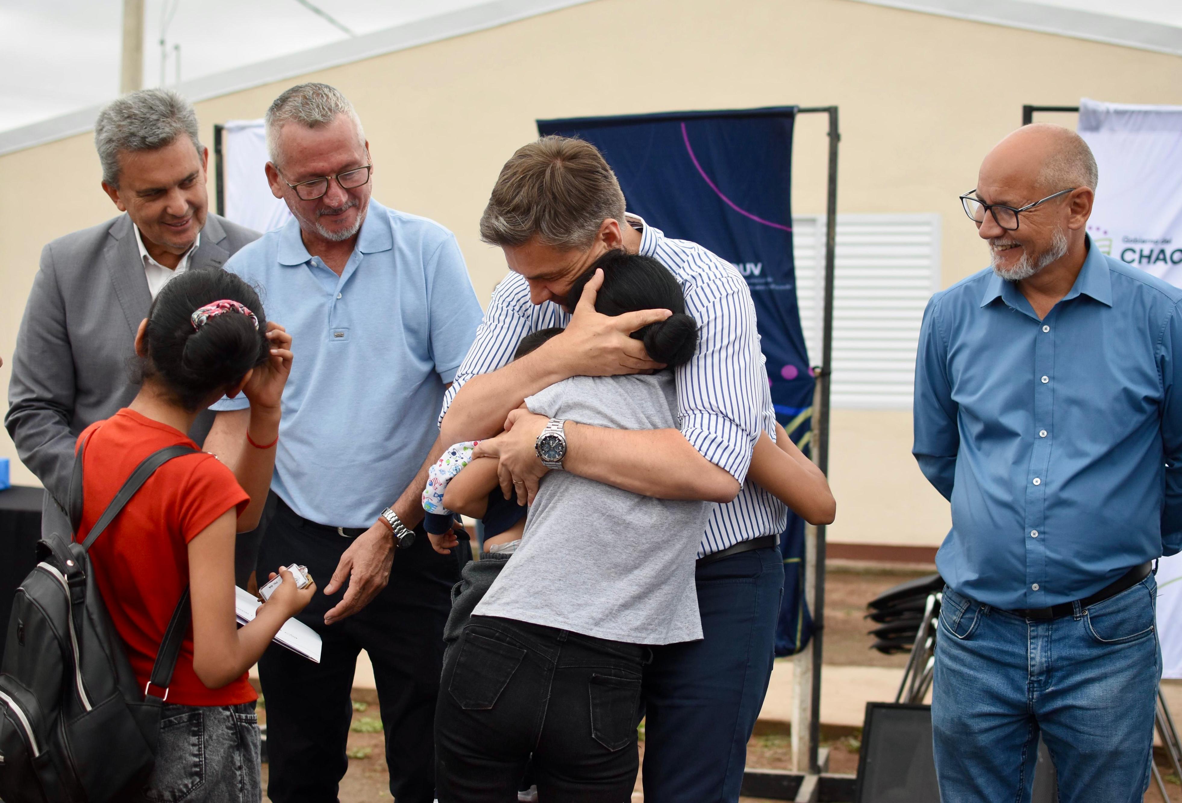 EL GOBERNADOR ZDERO ENTREGÓ, ESTA TARDE, VIVIENDAS EN CONCEPCIÓN DEL BERMEJO