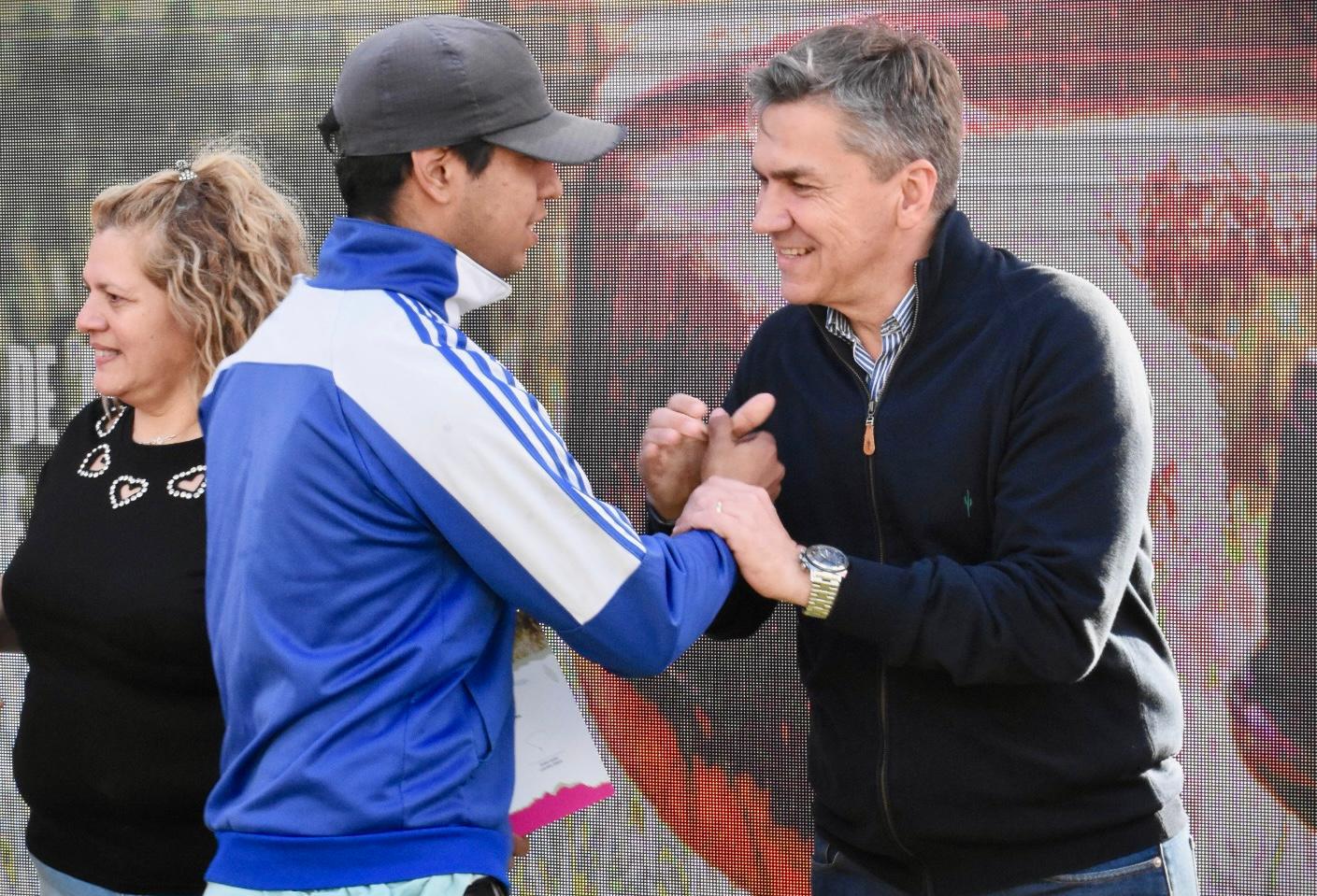 *OFICIOS QUE ABREN PUERTAS: “EL TRABAJO ES EL CAMINO PARA SALIR ADELANTE” DIJO EL GOBERNADOR ZDERO*