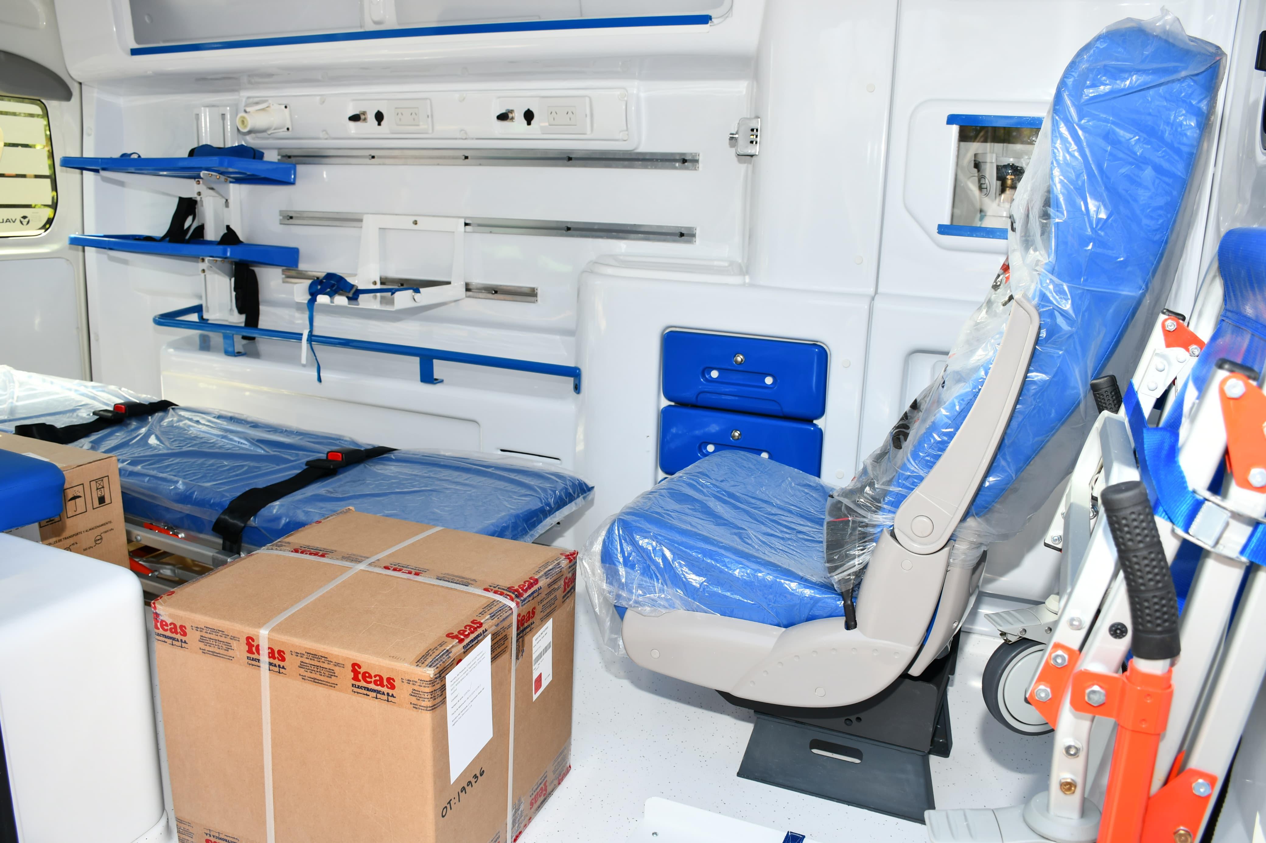 *EL GOBERNADOR ZDERO ENTREGÓ NUEVAS AMBULANCIAS PARA LOS HOSPITALES DE TACO POZO, QUITILIPI, SÁENZ PEÑA Y PAMPA DEL INFIERNO*