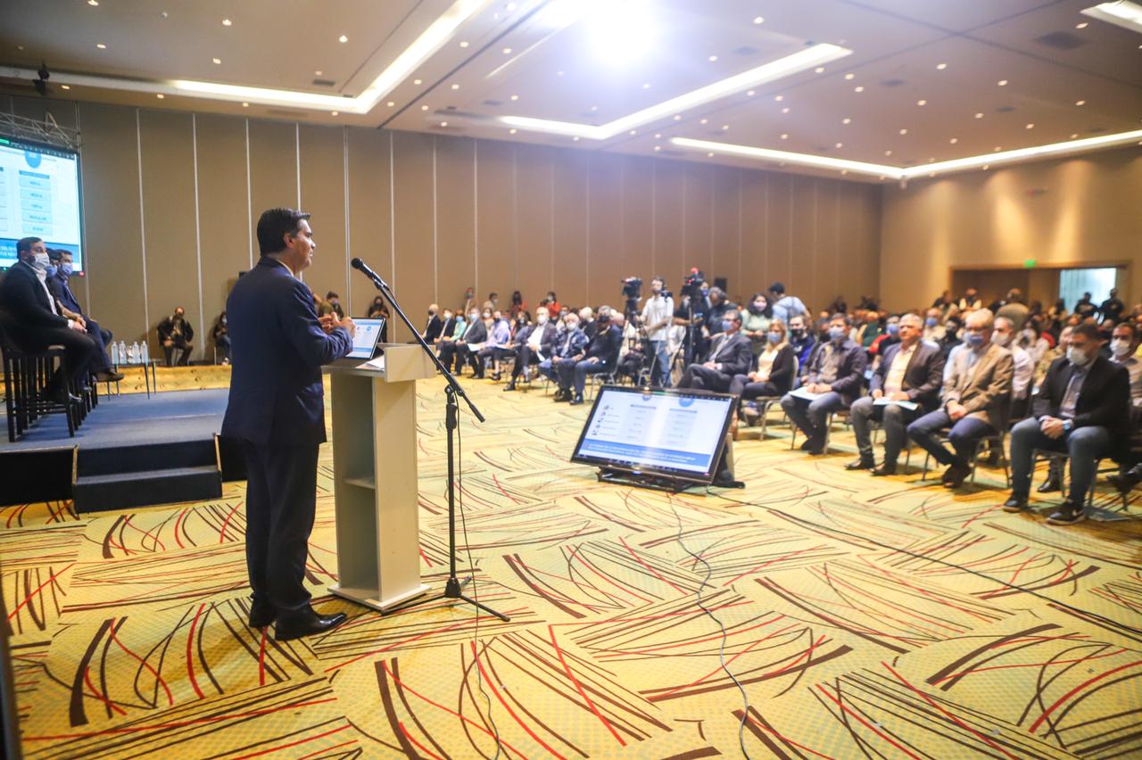 EL GOBIERNO PRESENTÓ EL PLAN ECONÓMICO CHACO CRECE UNIDO QUE INVERTIRÁ $85.000 MILLONES Y PROYECTA 40.000 PUESTOS DE TRABAJO EN CINCO AÑOS