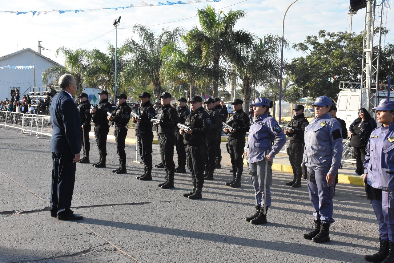 VILLA ANGELA: "TENEMOS QUE SEGUIR SUS PASOS, DE CONSTRUIR UNA PATRIA JUSTA Y SOBERANA" DIJO EL INTENDENTE PAPP EN SU DISCURSO DEL 9 DE JULIO
