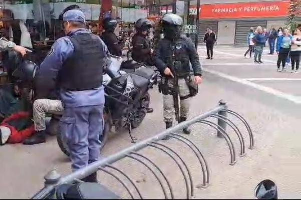 *La Policía del Chaco despejó un nuevo corte de tránsito en el microcentro: "No vamos a permitir acciones violentas", dijo Zalazar*