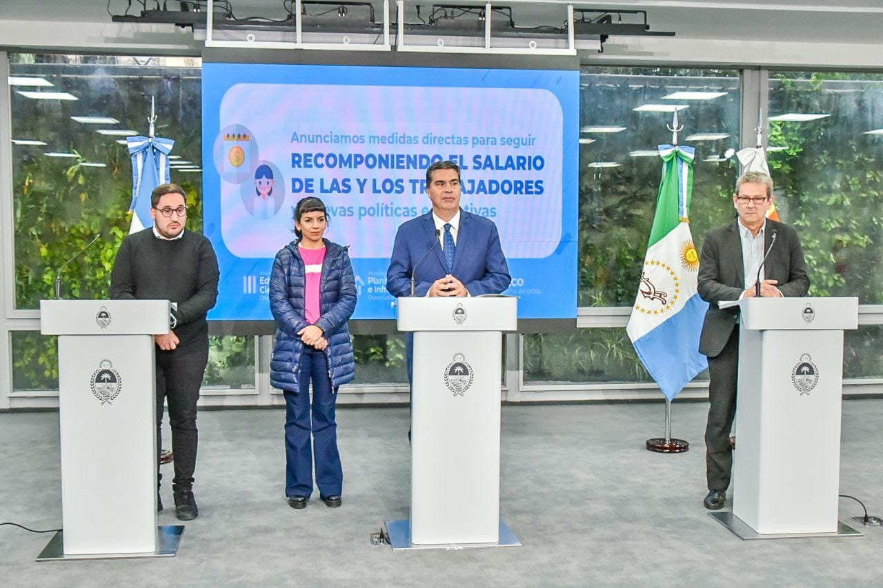 *EL GOBIERNO ANUNCIÓ AUMENTO SALARIAL PARA DOCENTES Y ADMINISTRACIÓN PÚBLICA Y LA EXTENSIÓN DE LA JORNADA ESCOLAR*