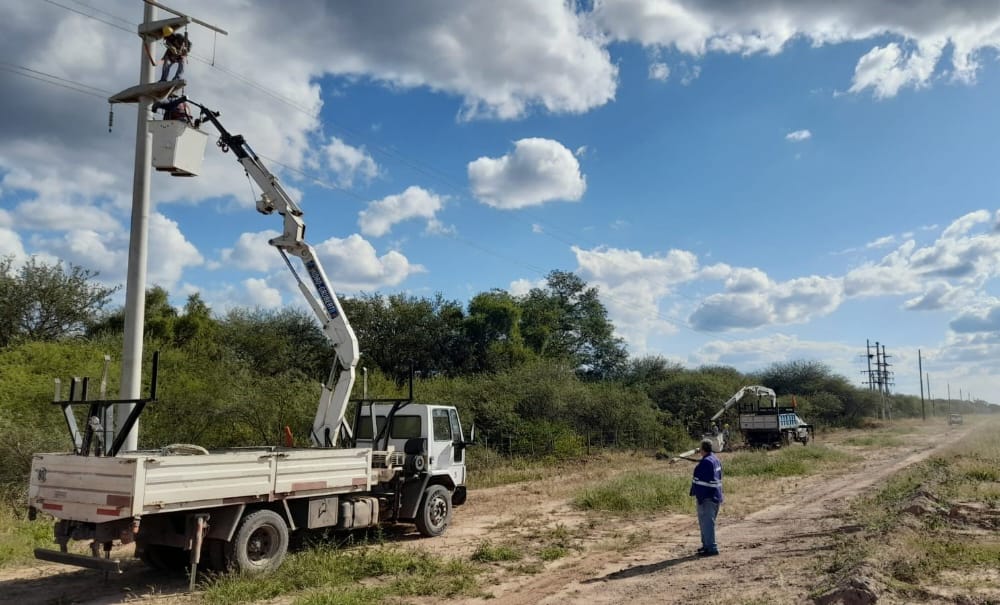 SECHEEP: AVANZA EL MEJORAMIENTO DE LA LÍNEA ENERGÉTICA QUE UNE TACO POZO CON MONTE QUEMADO