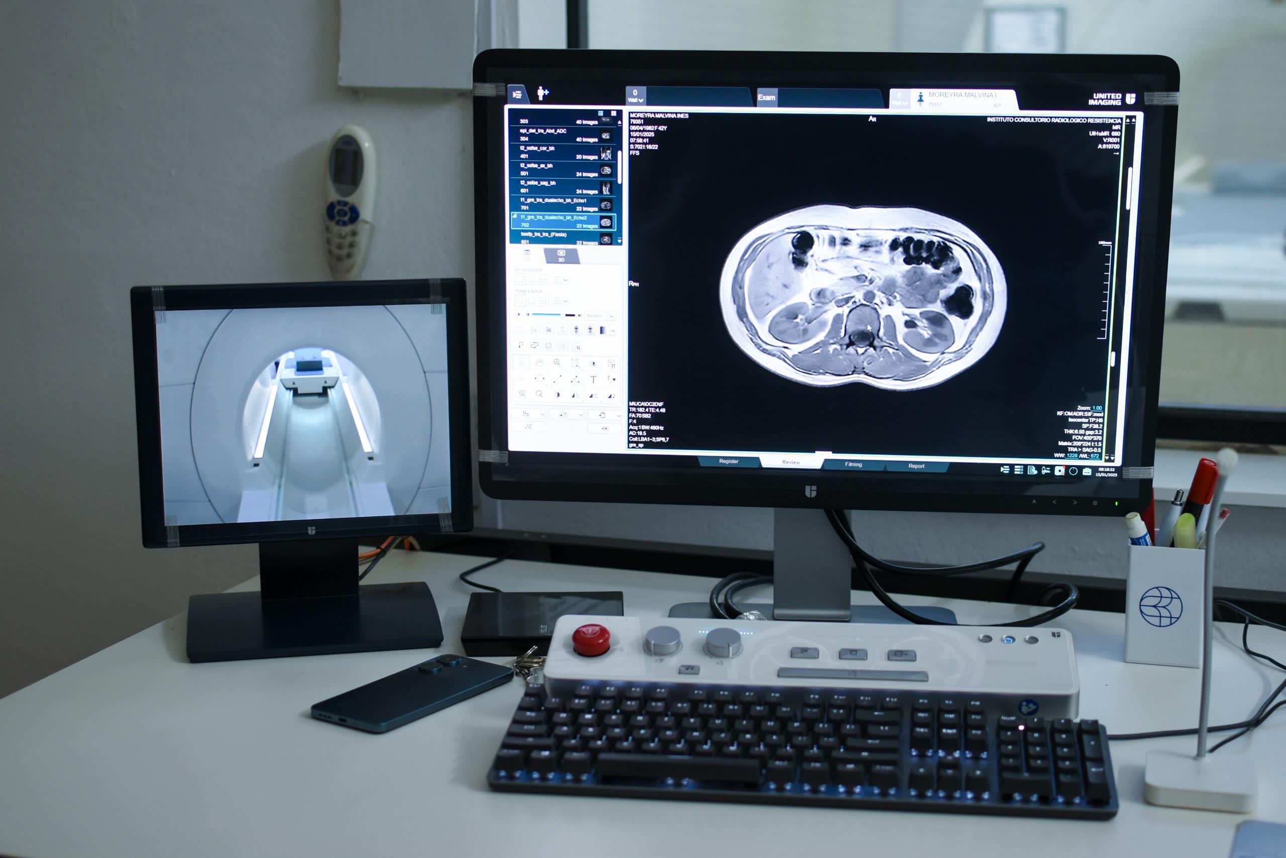 INSTITUTO CONSULTORIO RADIOLÓGICO RESISTENCIA: EL GOBERNADOR ZDERO ACOMPAÑÓ LA HABILITACIÓN DEL NUEVO EQUIPO DE RESONANCIA MAGNÉTICA