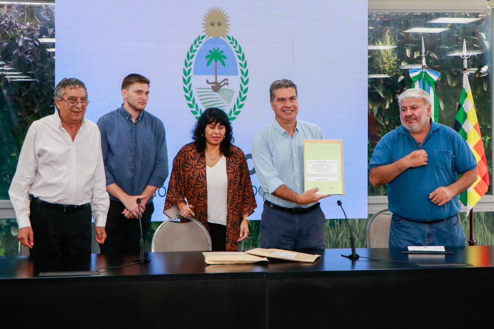 *EL GOBIERNO ABRIÓ LOS SOBRES DE LICITACIÓN PARA LAS NUEVAS TERMINALES DE ÓMNIBUS DE AVIA TERAI Y SAN BERNARDO*