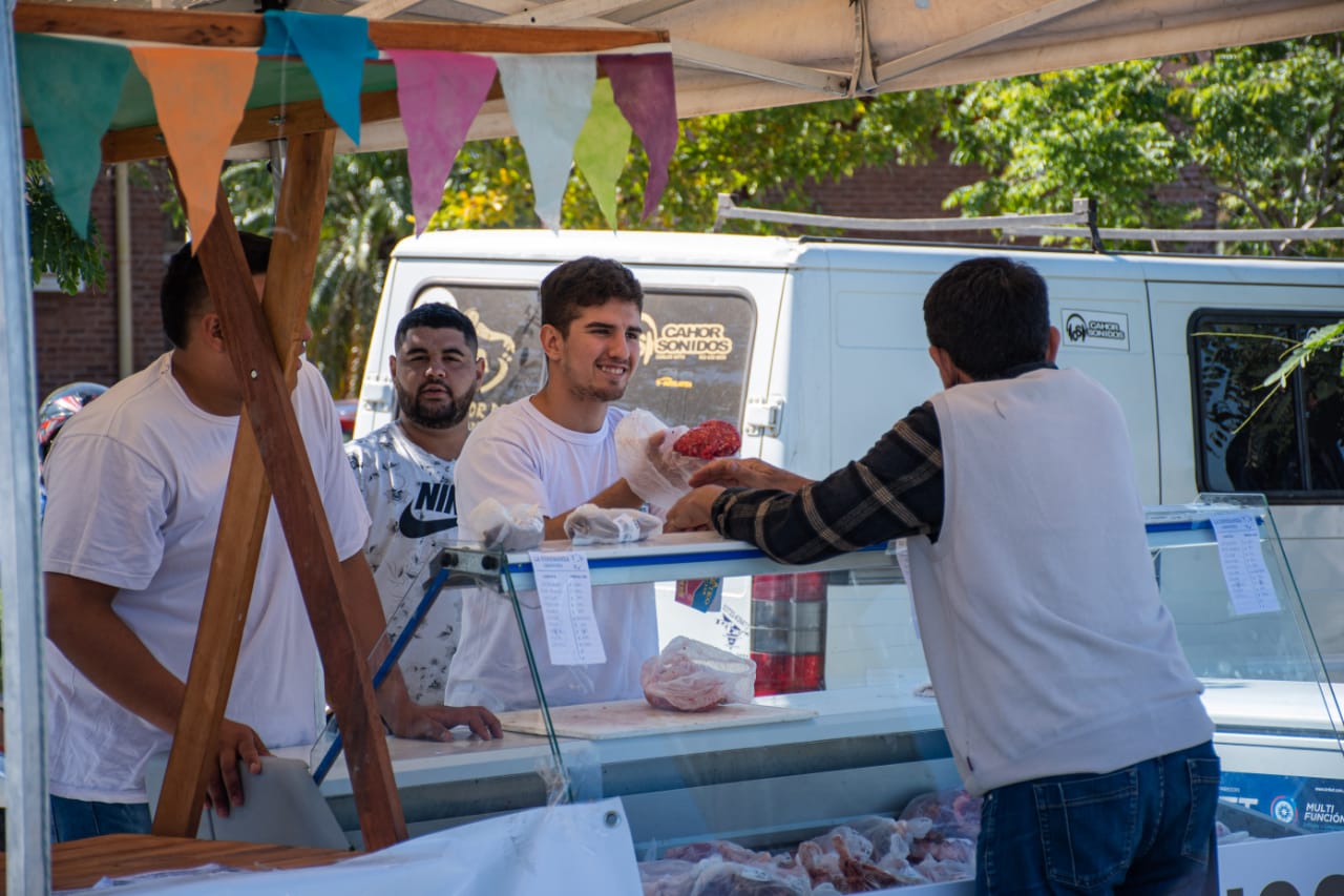 DEL PRODUCTOR A LA MESA: MERCADOS POPULARES SE CONSOLIDA COMO LA OPCIÓN PARA ESTIMULAR EL CONSUMO A BUEN PRECIO