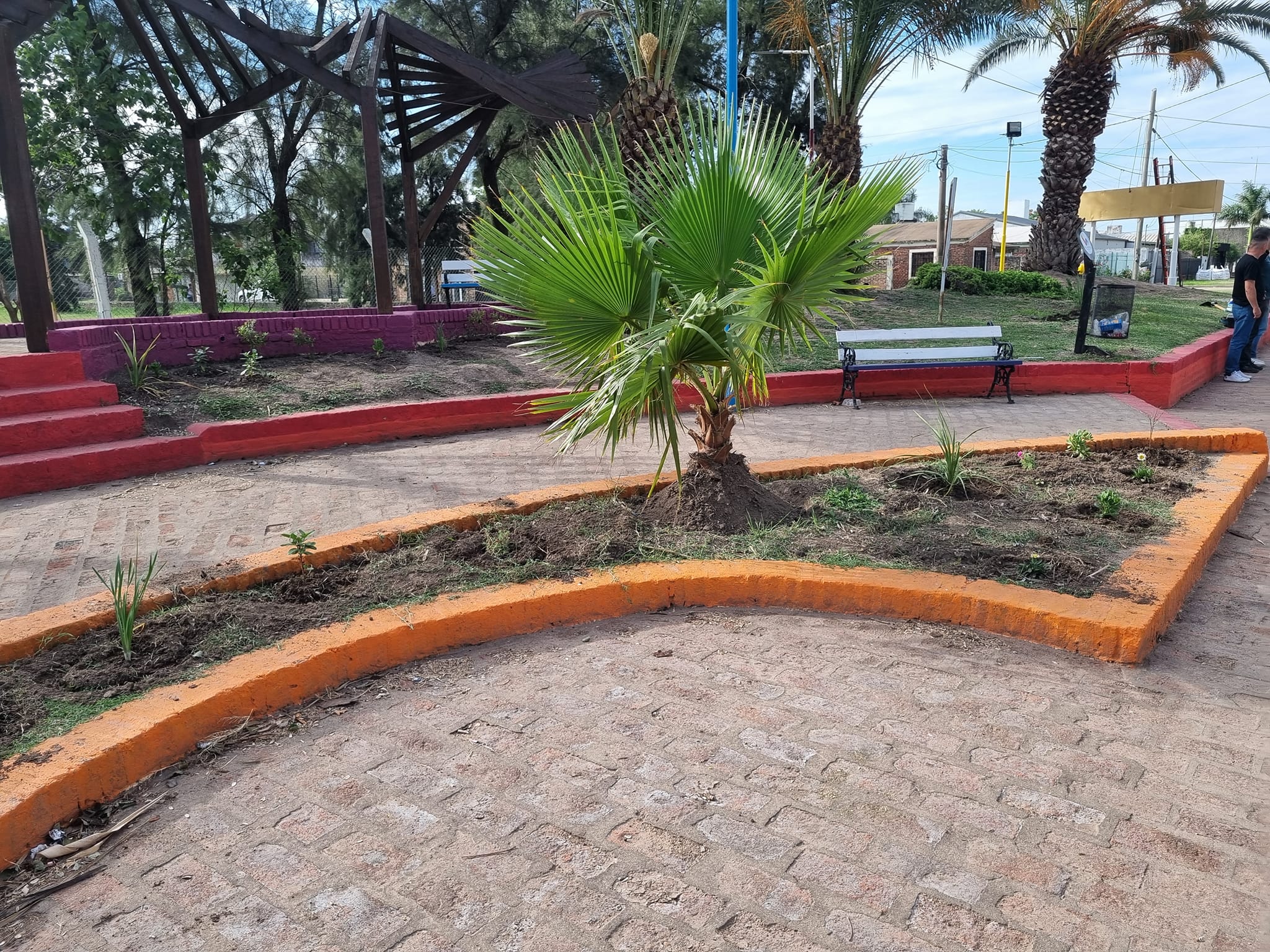 AVANZAN LOS TRABAJOS INTEGRALES EN EL PASEO LUIS LANDRISCINA