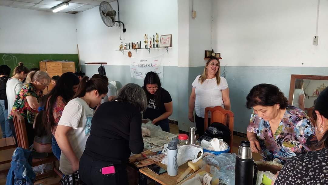 EL MUNICIPIO Y EL INSTITUTO DE CULTURA REALIZAN TALLERES GRATUITOS DE ALFARERÍA