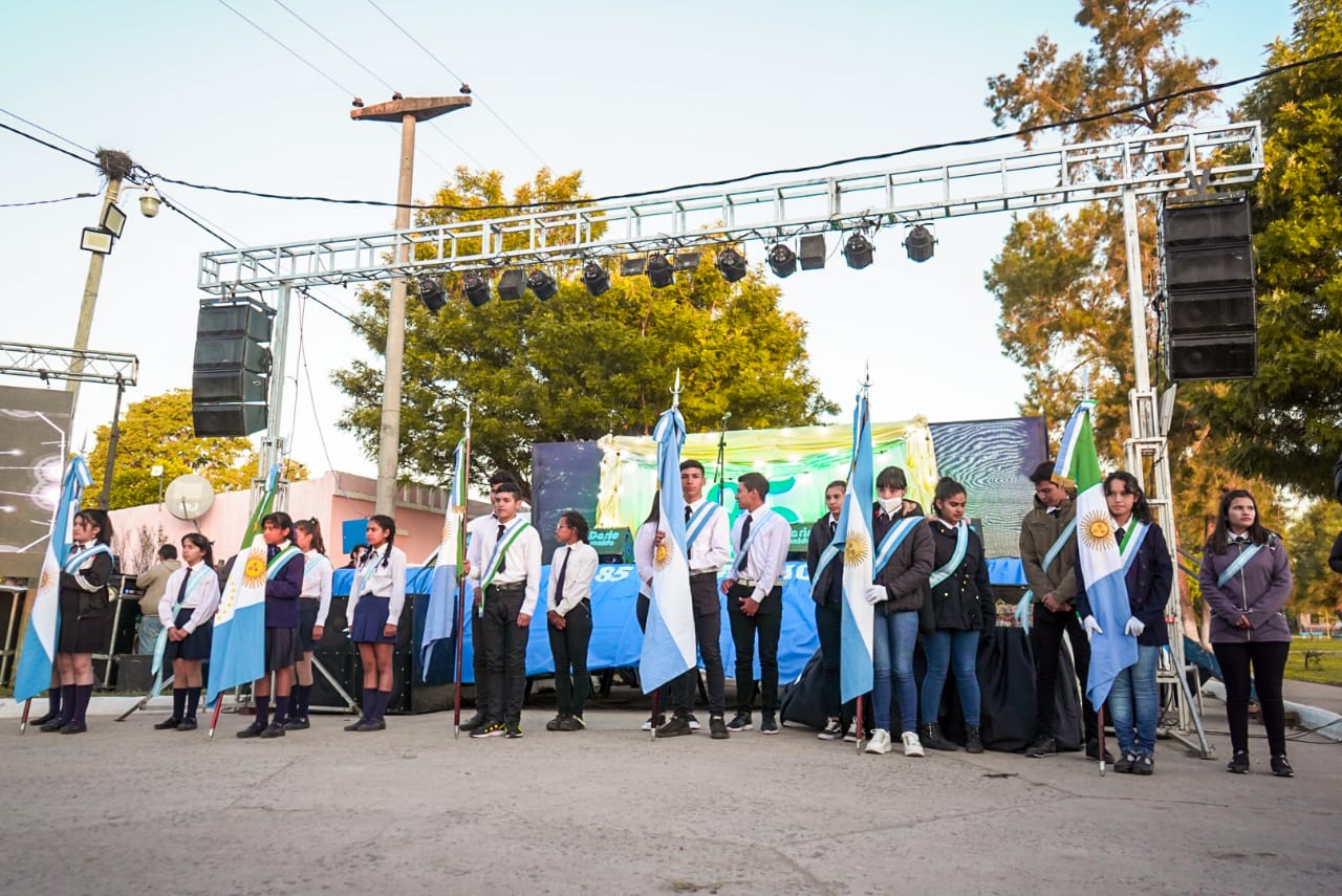 *ANALÍA RACH QUIROGA ACOMPAÑÓ LAS CELEBRACIONES POR EL 85° ANIVERSARIO DE LA LOCALIDAD DE ZAPARINQUI*