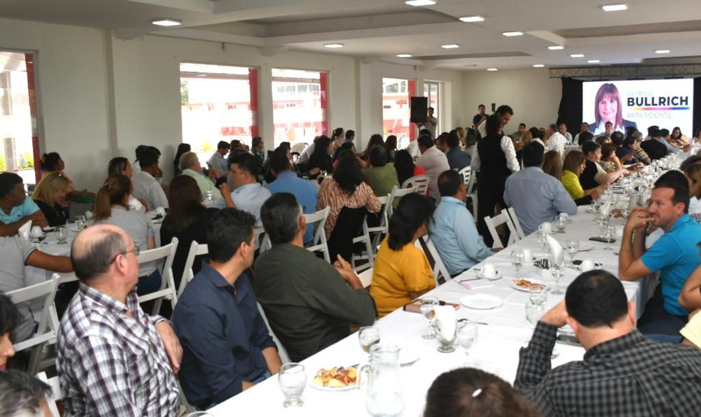 ZDERO CON EL FORO DE CONCEJALES ELECTOS Y EN FUNCIÓN, DE JUNTOS POR EL CAMBIO