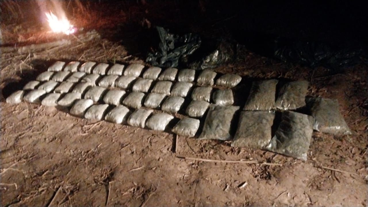 *GOLPE AL NARCOTRÁFICO* *ENFRENTAMIENTO Y SECUESTRO: CASI 49 KILOS DE MARIHUANA FUERON INCAUTADOS EN VILLA RÍO BERMEJITO*