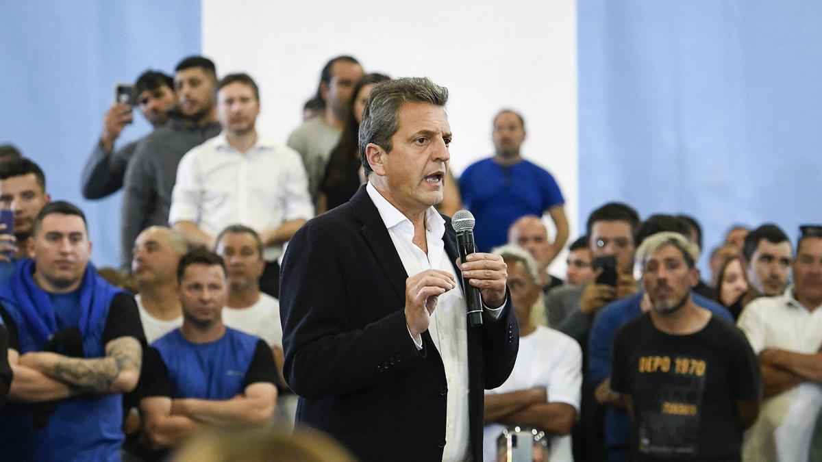 Massa convocó a ir a las urnas el domingo "a buscar nuestra bandera"