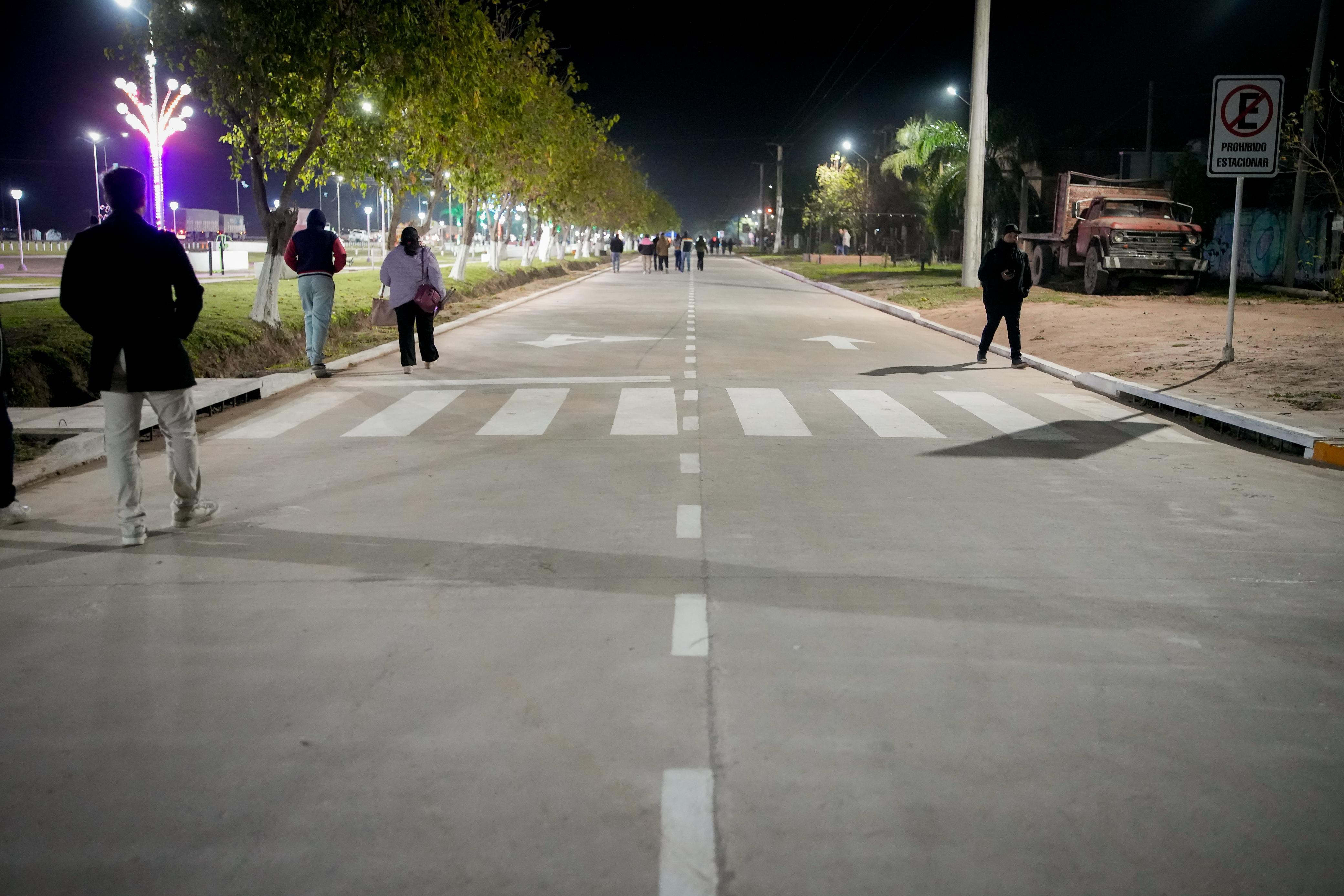ZDERO INAUGUR&Oacute; NUEVAS CUADRAS DE PAVIMENTO URBANO EN CAMPO LARGO Y DESTAC&Oacute; EL CRECIMIENTO DE LA LOCALIDAD
