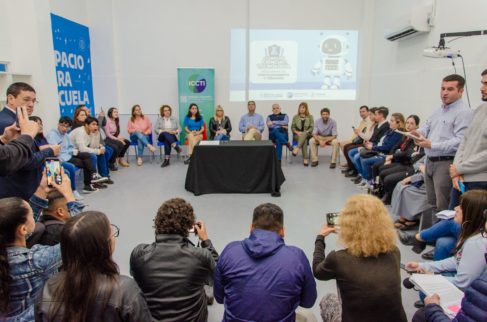 *CAPITANICH FIRMÓ CONVENIOS CON CLUBES DE CIENCIA Y TECNOLOGÍA PARA FINANCIAR SUS PROYECTOS*