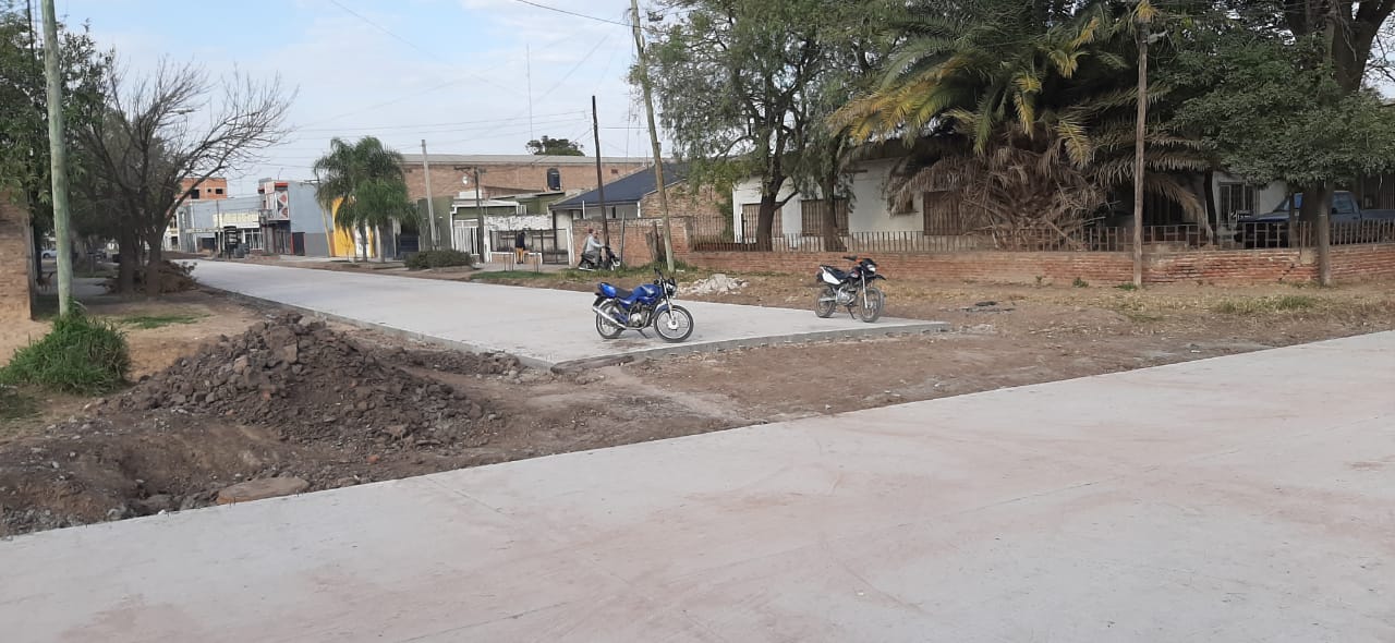 EL MUNICIPIO AVANZA RÁPIDAMENTE SOBRE EL CIERRE DE MALLAS: “HICIMOS 3 CUADRAS DE PAVIMENTO Y ESTAMOS INICIANDO LA CUARTA”