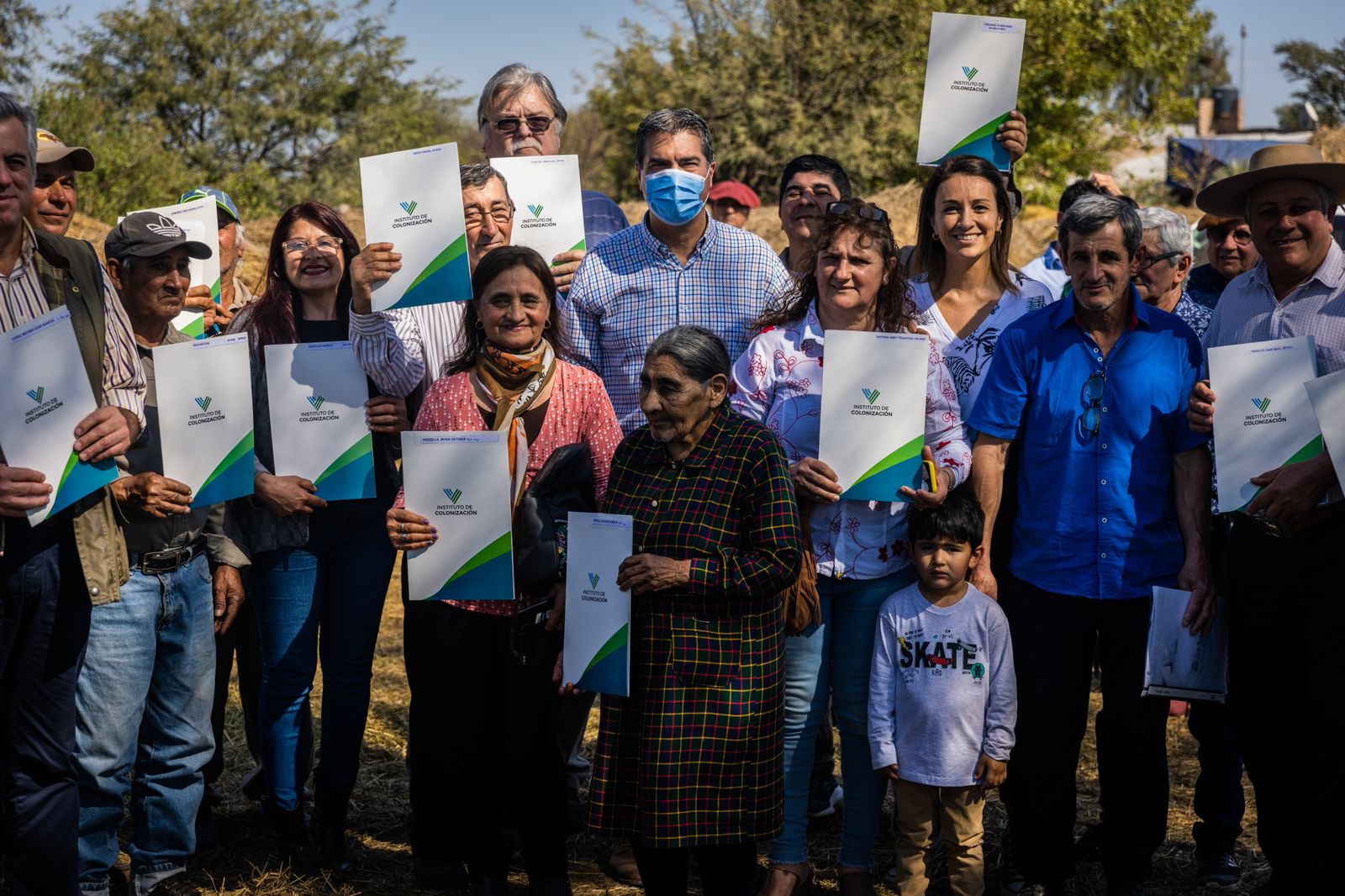 MÁS FAMILIAS RURALES RECIBIERON SUS TÍTULOS DE PROPIEDAD EN PAMPA DEL INFIERNO