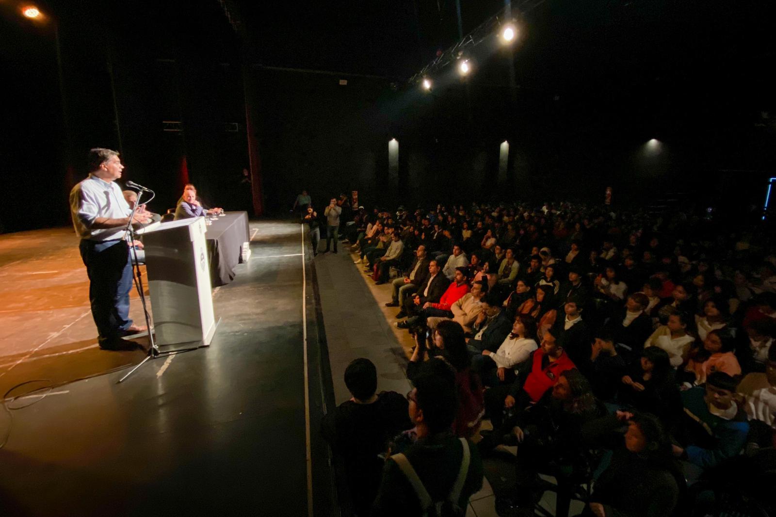 CAPITANICH PUSO EN MARCHA "EL TEATRO HACE ESCUELA" PARA LA FORMACIÓN INTEGRAL DE ESTUDIANTES SECUNDARIOS