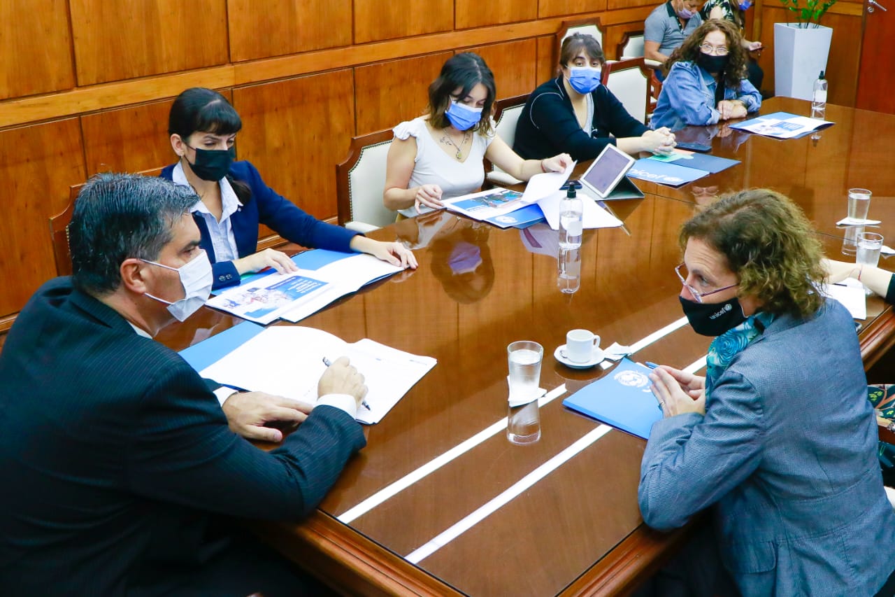 EL GOBIERNO PROVINCIAL Y UNICEF DEFINEN POLÍTICAS DE PROMOCIÓN DE DERECHOS DE NIÑAS, NIÑOS Y ADOLESCENTES