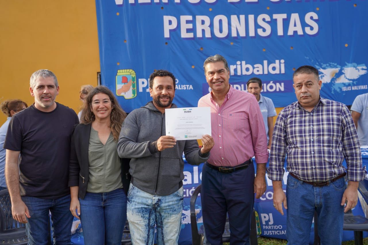 *ACCESO A LA VIVIENDA: CAPITANICH ENTREGÓ SOLUCIONES HABITACIONALES Y REGISTROS DE HÁBITAT EN LA ZONA SUR DE RESISTENCIA*