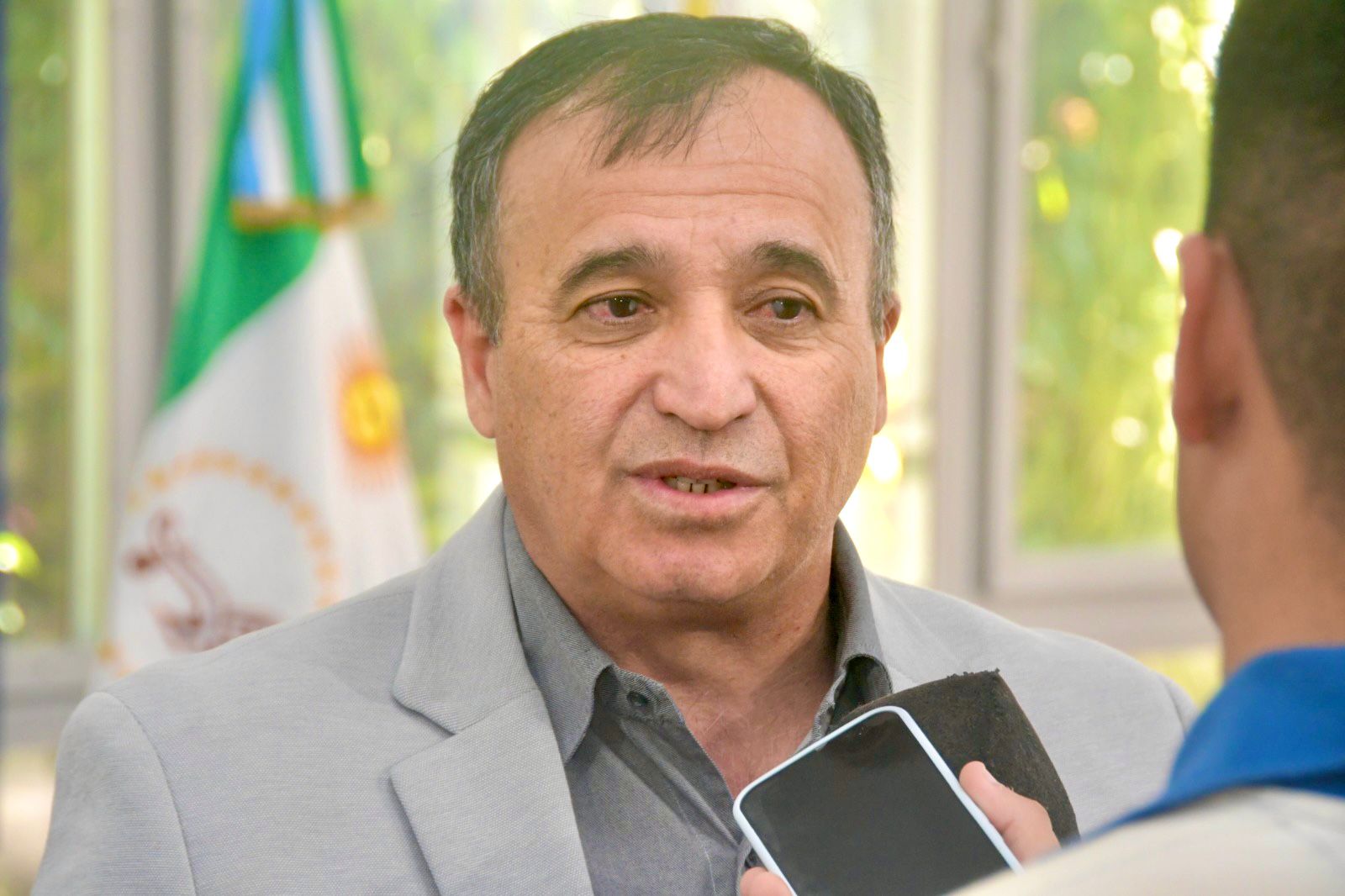 *RESIDENTES: “DEBEN CUMPLIR UN CUARTO AÑO OBLIGATORIO DE SERVICIO, EN EL LUGAR QUE DETERMINE EL ESTADO”*