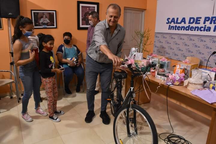 VILLA  ANGELA: PAPP REALIZÓ ENTREGA DE LOS PREMIOS DE LA FERIA EMPRENDEDORA