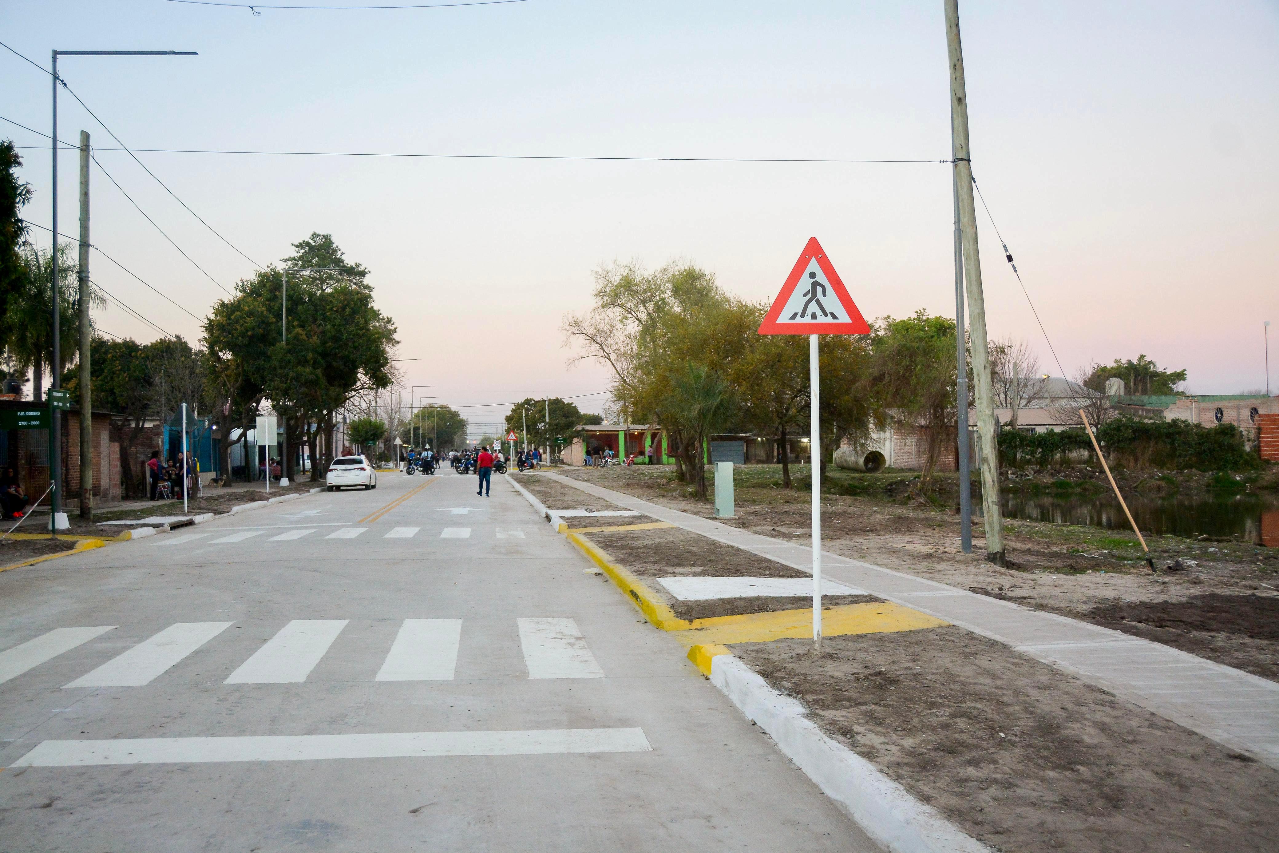 RESISTENCIA: DESPUÉS DE 40 AÑOS, EL PAVIMENTO LLEGÓ A LA CALLE TRÁNSITO COCOMAROLA